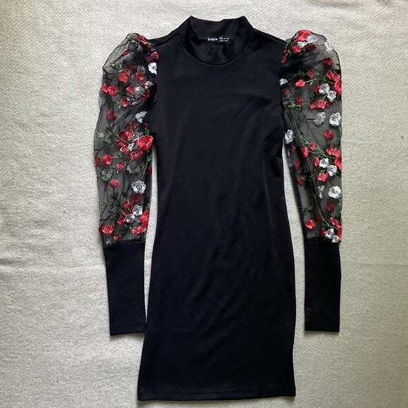 NWOT Flower Detail Dress - Picture 1 of 4